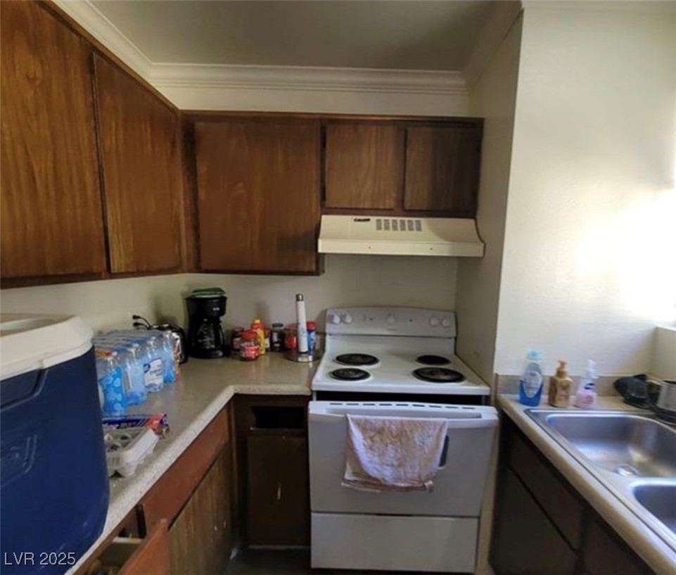 Photo 9 of 45, 5049 Spencer Street #D