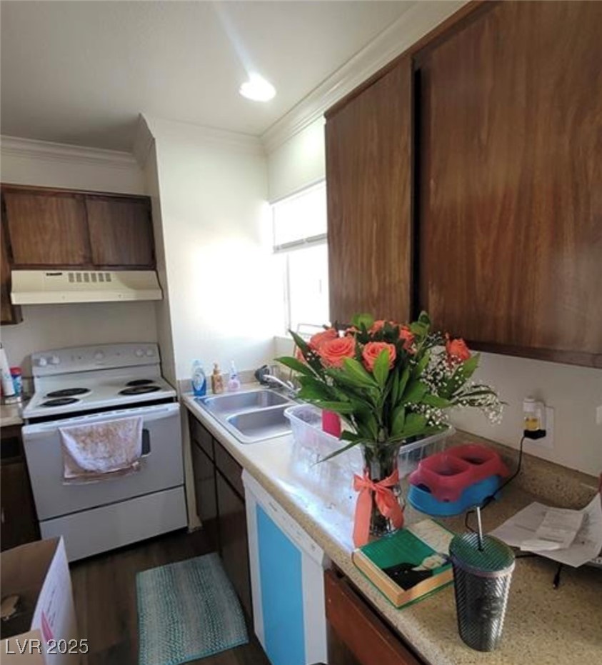 Photo 11 of 45, 5049 Spencer Street #D