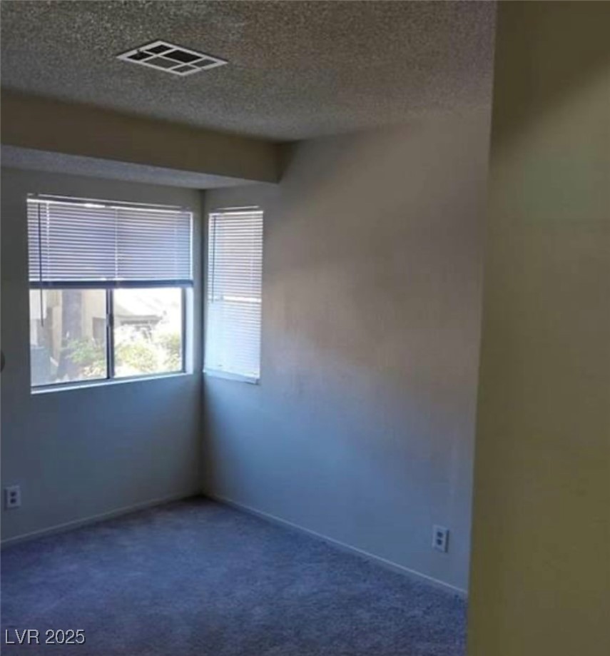 Photo 19 of 45, 5049 Spencer Street #D