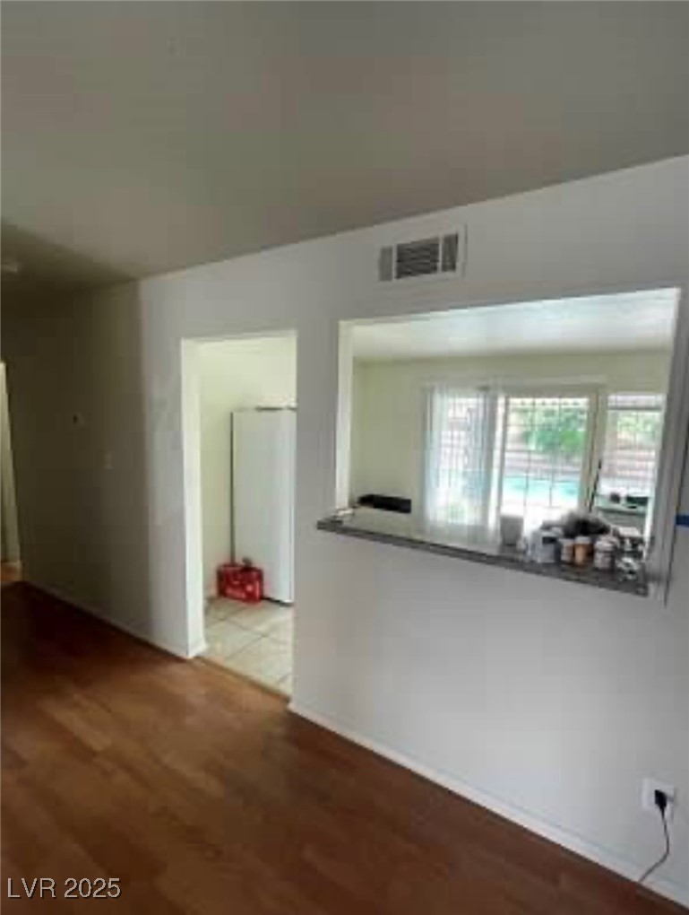 Photo 10 of 34, 2932 Demetrius Avenue