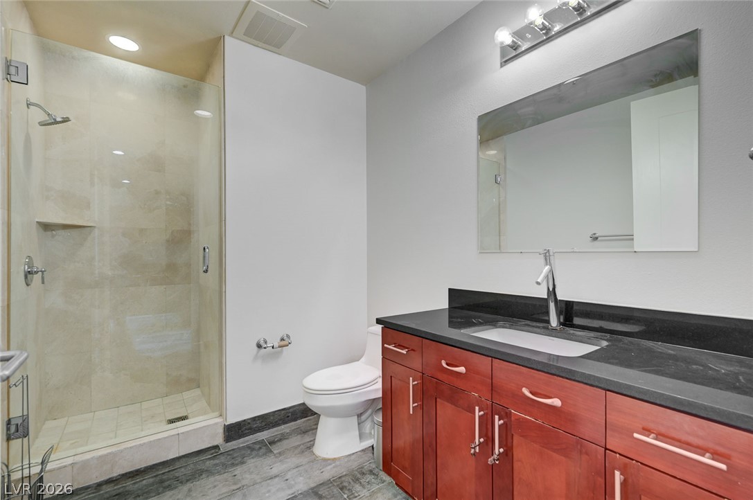 Photo 18 of 37, 4575 Dean Martin Drive #711