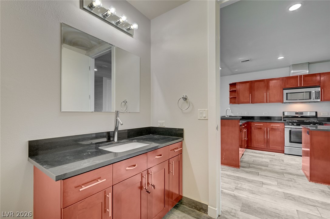 Photo 19 of 37, 4575 Dean Martin Drive #711