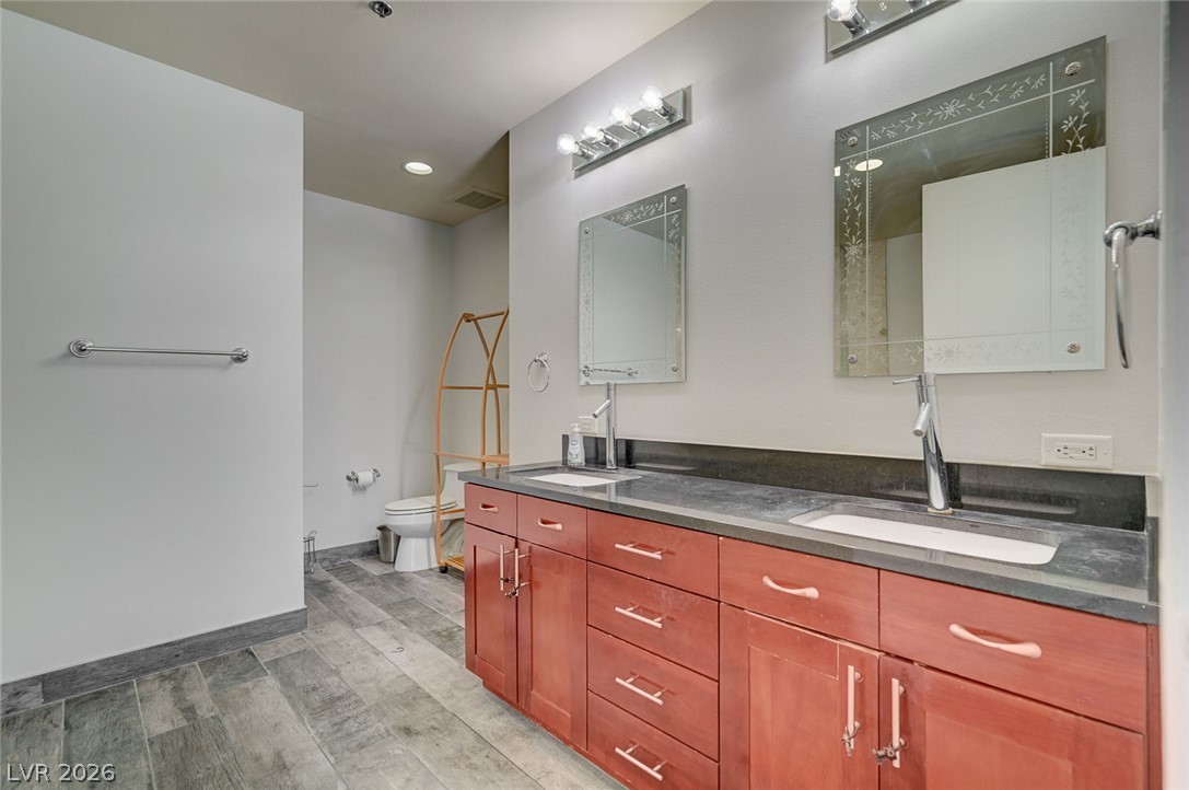Photo 23 of 37, 4575 Dean Martin Drive #711