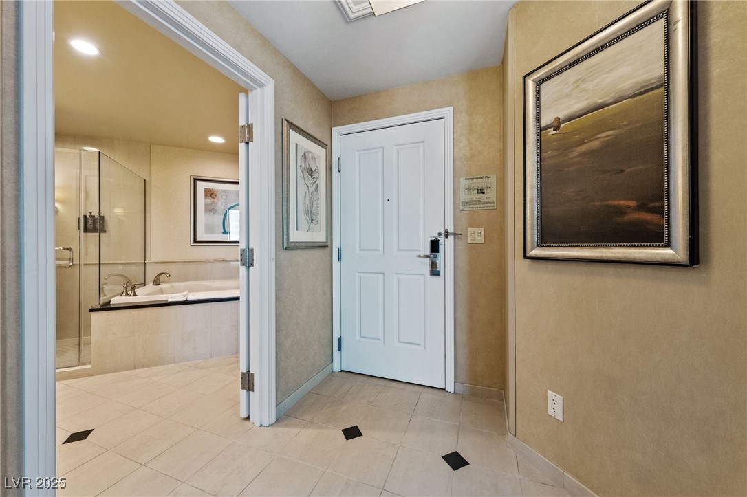 Photo 9 of 20, 145 E Harmon Avenue #2918