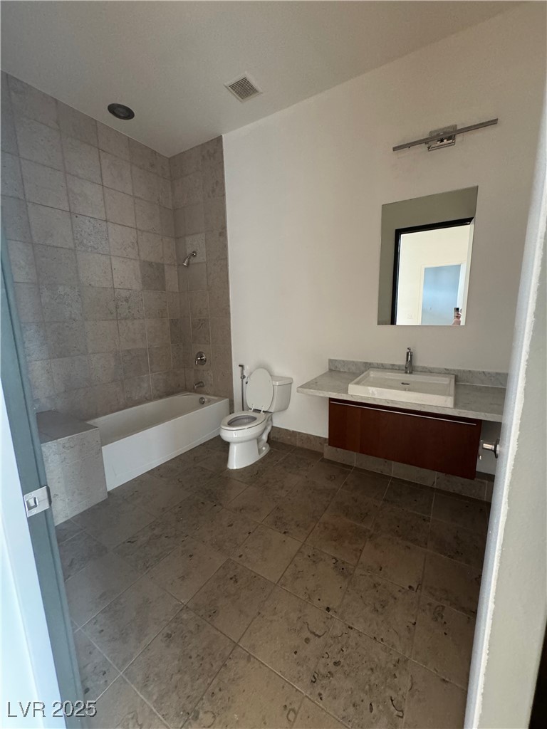 Photo 7 of 13, 2775 W Pebble Road #501