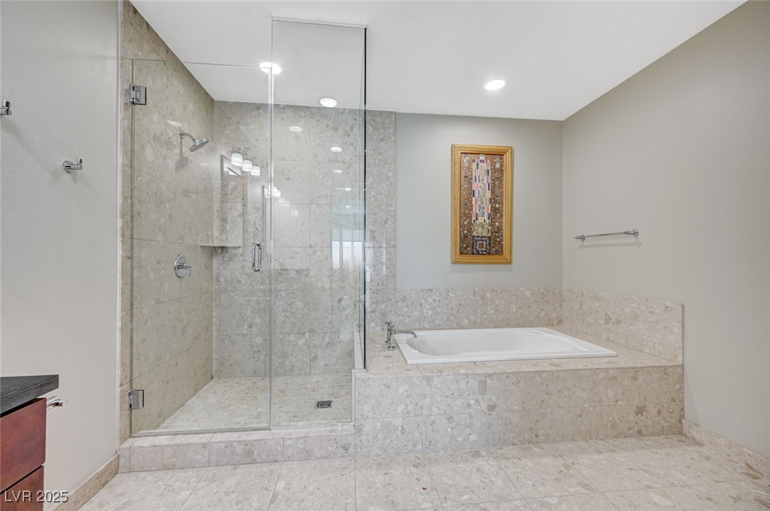 Photo 21 of 49, 4575 Dean Martin Drive #806