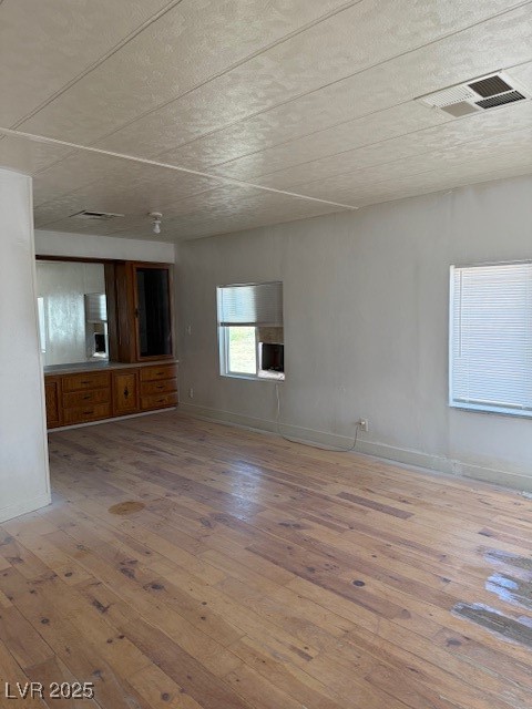Photo 21 of 38, 1655 Marble Avenue #754