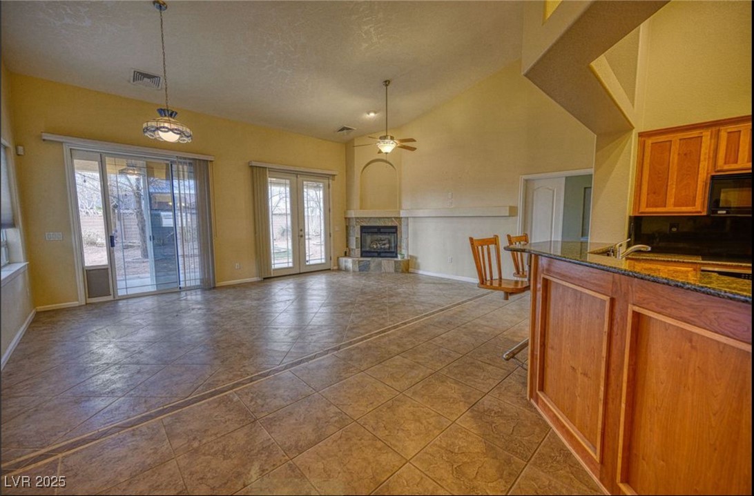 Photo 2 of 6780 Sandpebble Street