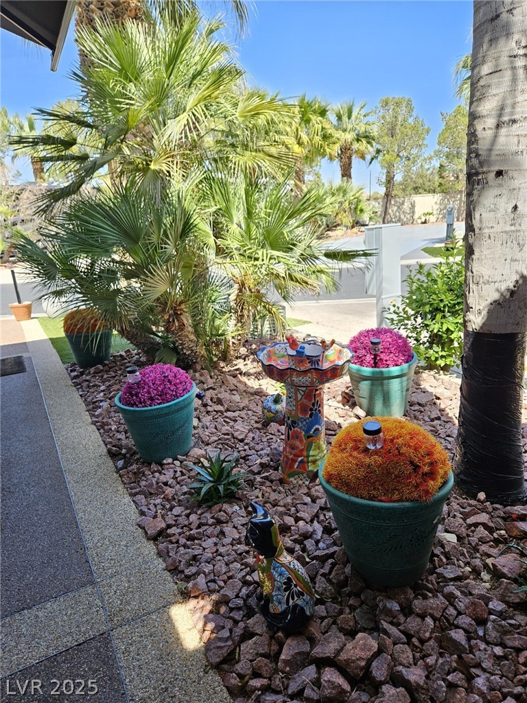 Photo 15 of 33, 8175 Arville Street #271