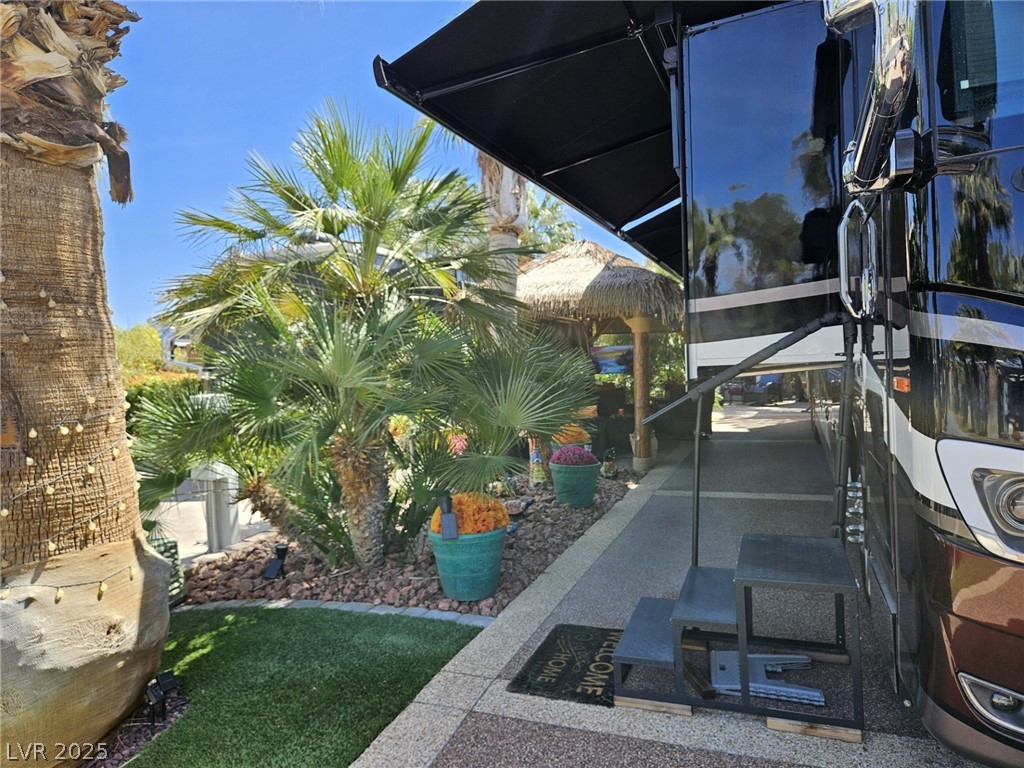 Photo 18 of 33, 8175 Arville Street #271