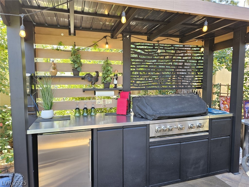 Photo 9 of 33, 8175 Arville Street #271