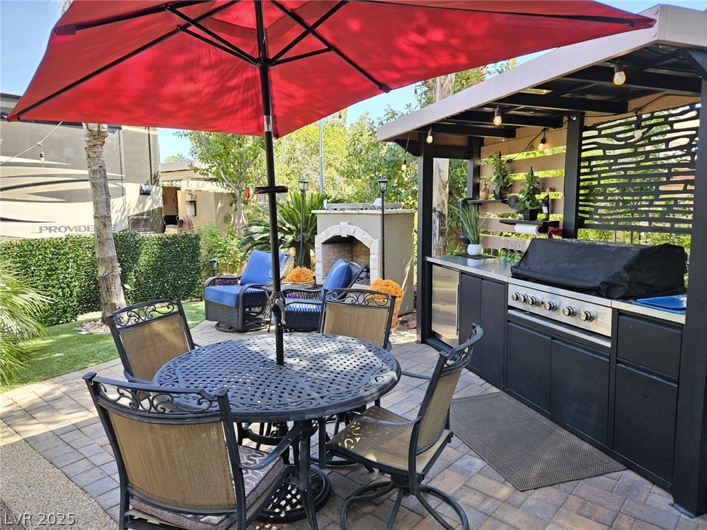 Photo 11 of 33, 8175 Arville Street #271