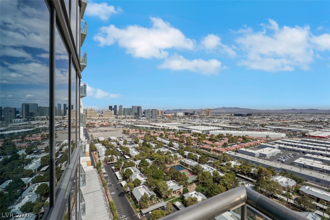 Photo 18 of 35, 4381 W Flamingo Road #2821