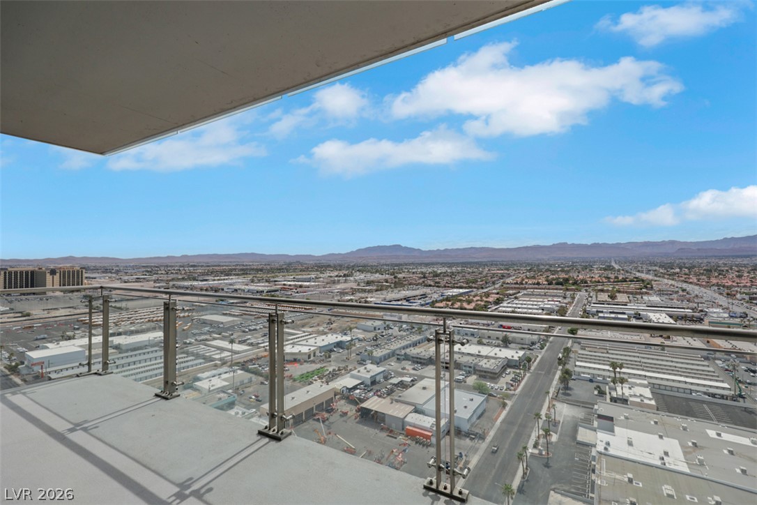 Photo 21 of 35, 4381 W Flamingo Road #2821