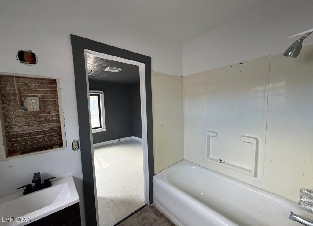 Photo 9 of 20, 70 Tennille Street