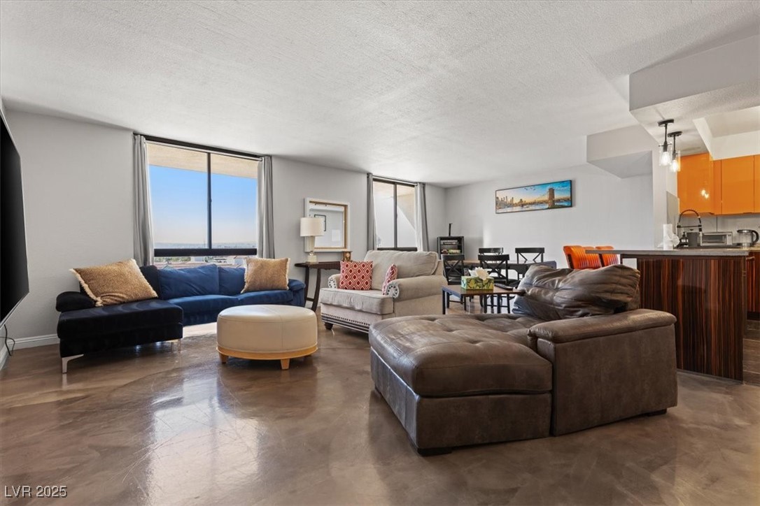 3930 University Center Drive #902, Las Vegas 89119