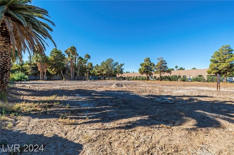 Photo 3 of 3515 E Sunset Road