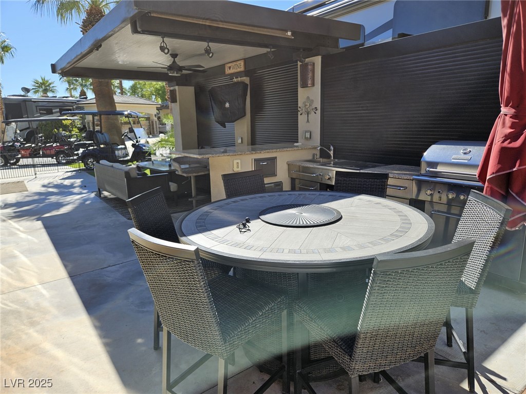 Photo 7 of 27, 8175 Arville Street #320