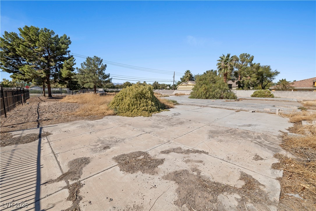 Photo 16 of 22, 6690 S Pecos Road
