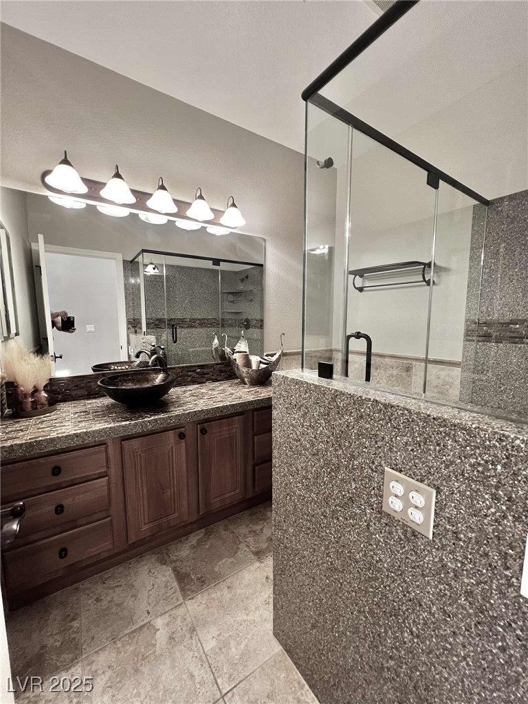 Photo 43 of 50, 3240 W Richmar Avenue