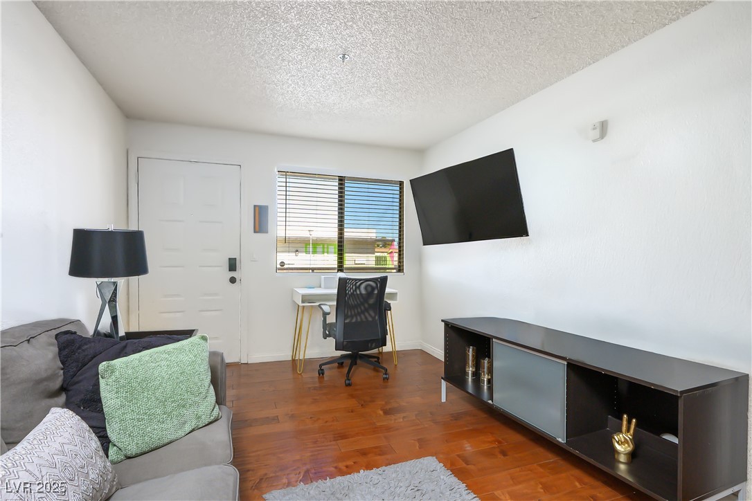 Photo 3 of 1381 E University Avenue #208