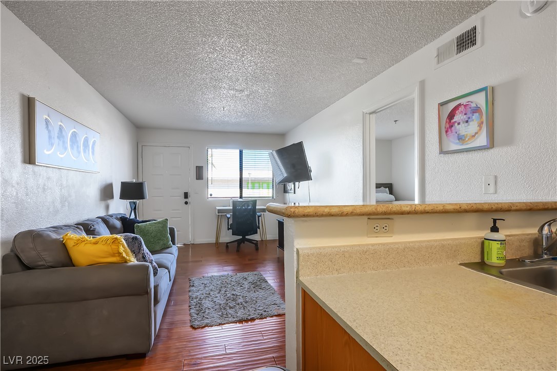 Photo 8 of 27, 1381 E University Avenue #208