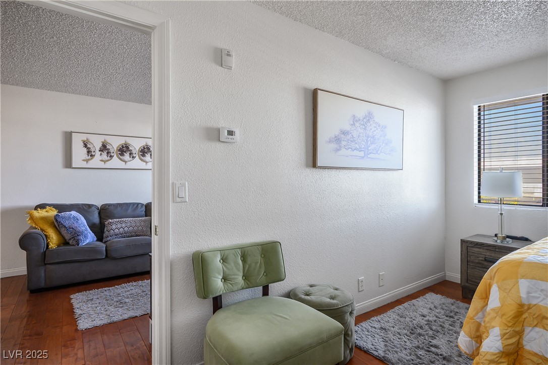 Photo 9 of 27, 1381 E University Avenue #208