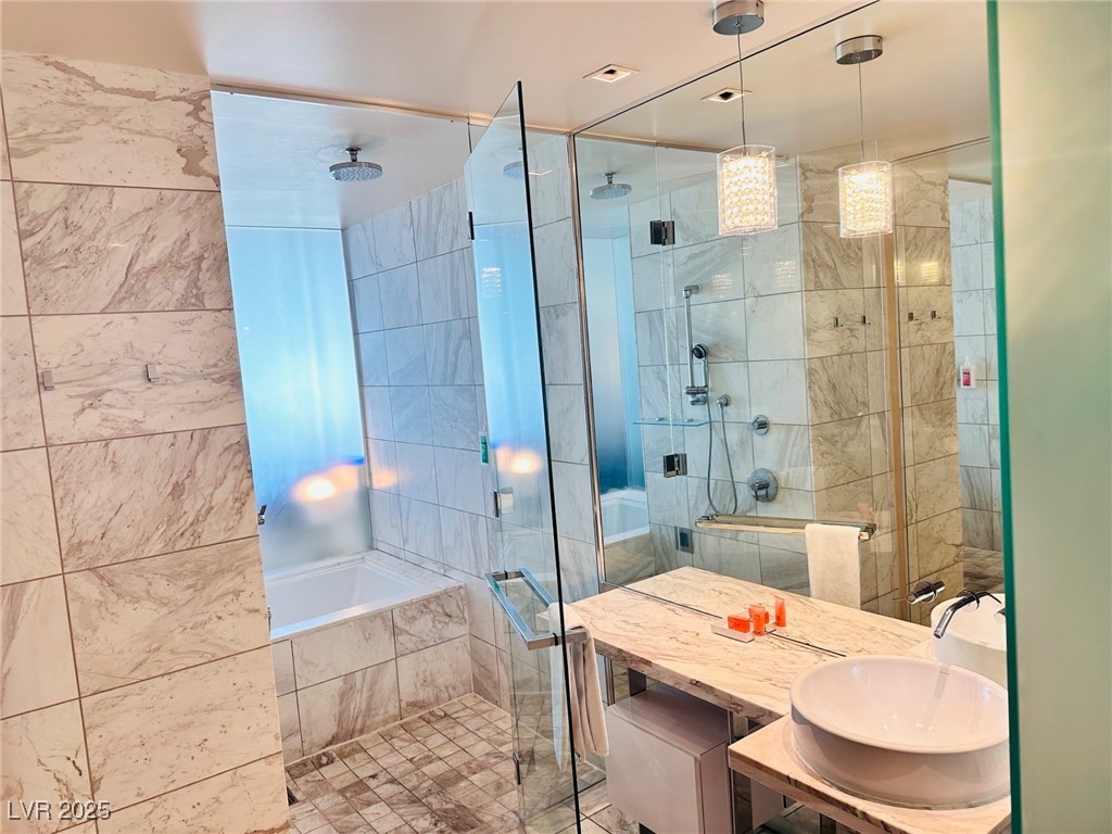 Photo 5 of 4381 W Flamingo Road #1204