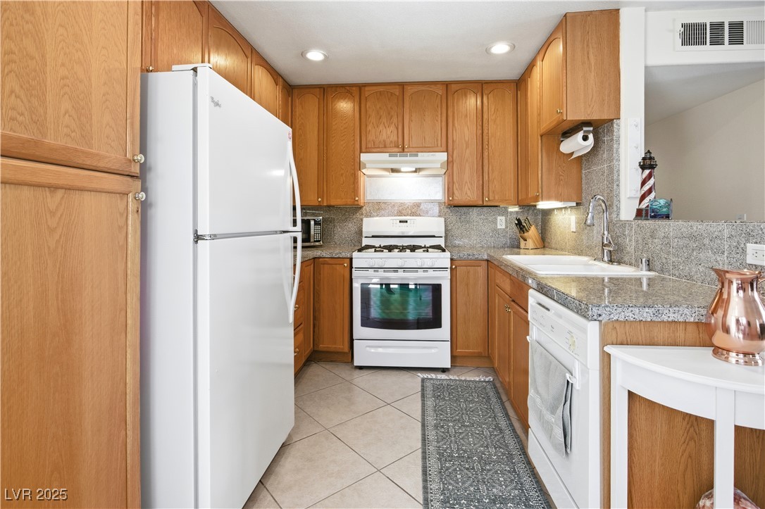 Photo 10 of 35, 5206 Mandalay Springs Drive #204