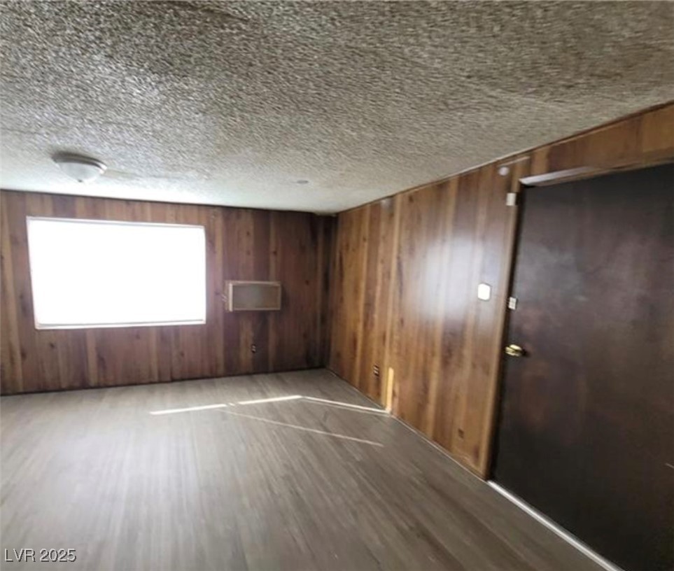 Photo 11 of 20, 309 Rossmoyne Avenue