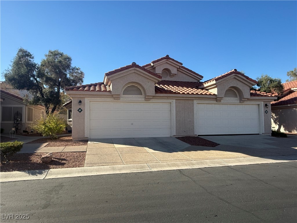 Photo 4 of 557 Yacht Harbor Drive