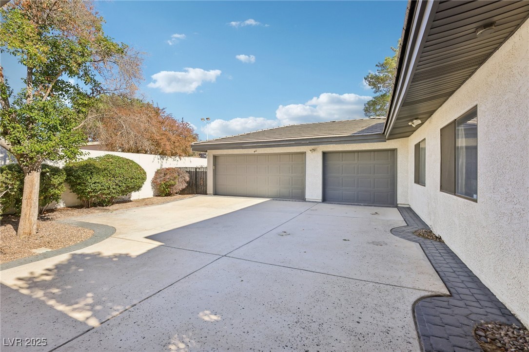 Photo 6 of 75, 3140 Montessouri Street