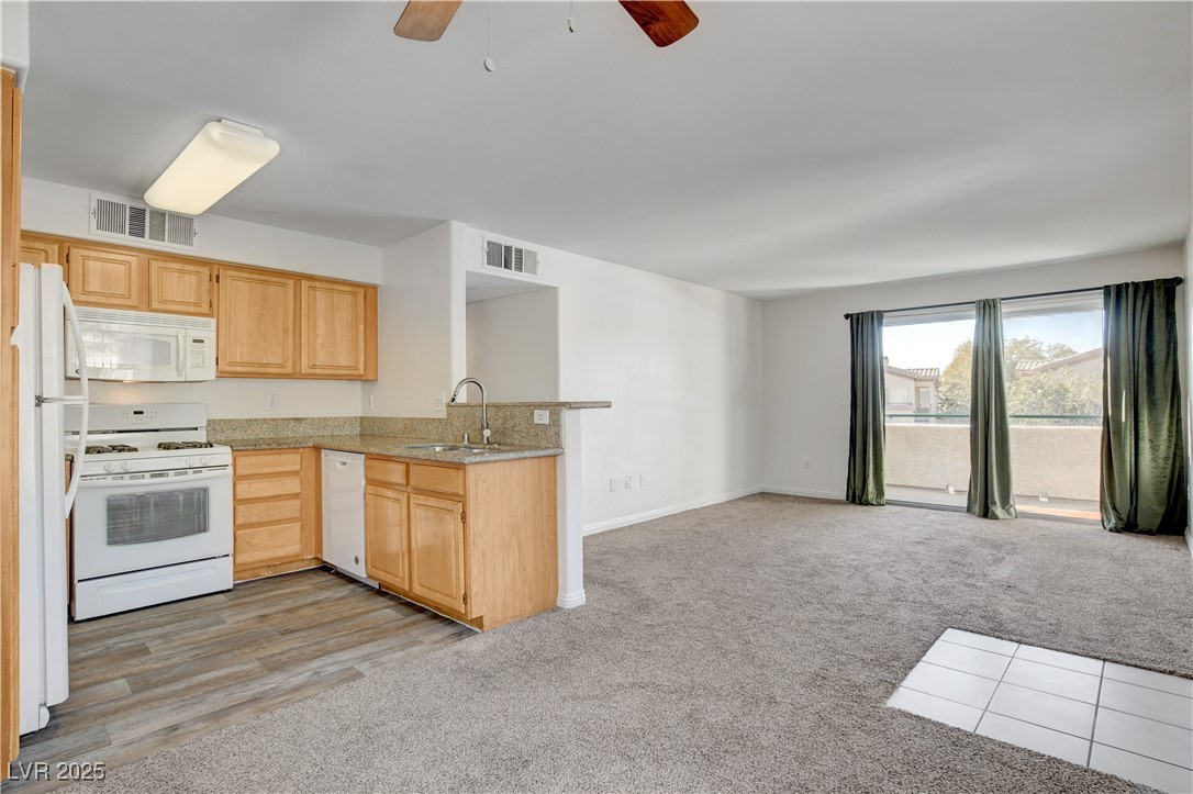 Photo 6 of 24, 5710 E Tropicana Avenue #2199