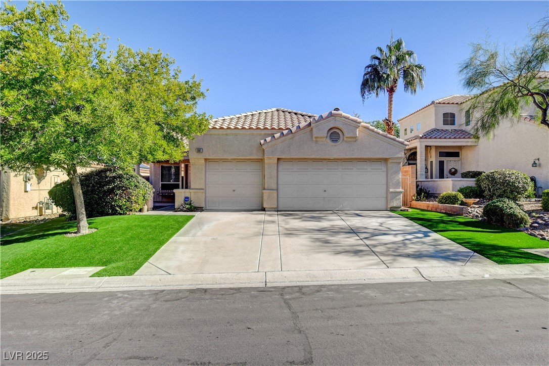 1507 Camino Summit Avenue, Henderson 89012