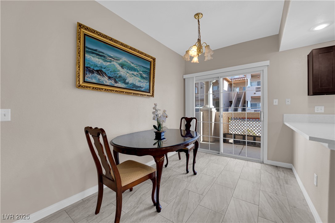 Photo 11 of 36, 2925 Wigwam Parkway #312