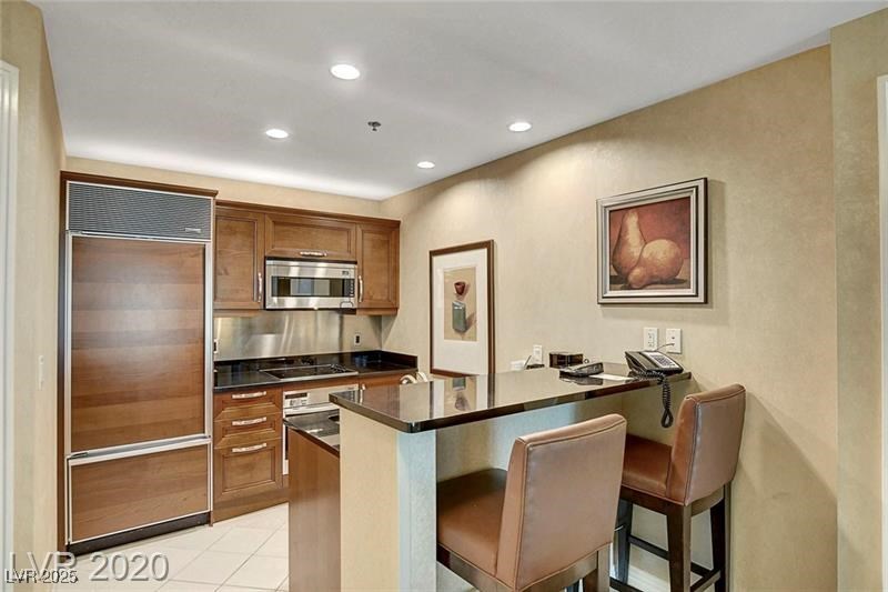 Photo 11 of 28, 145 HARMON Avenue #801