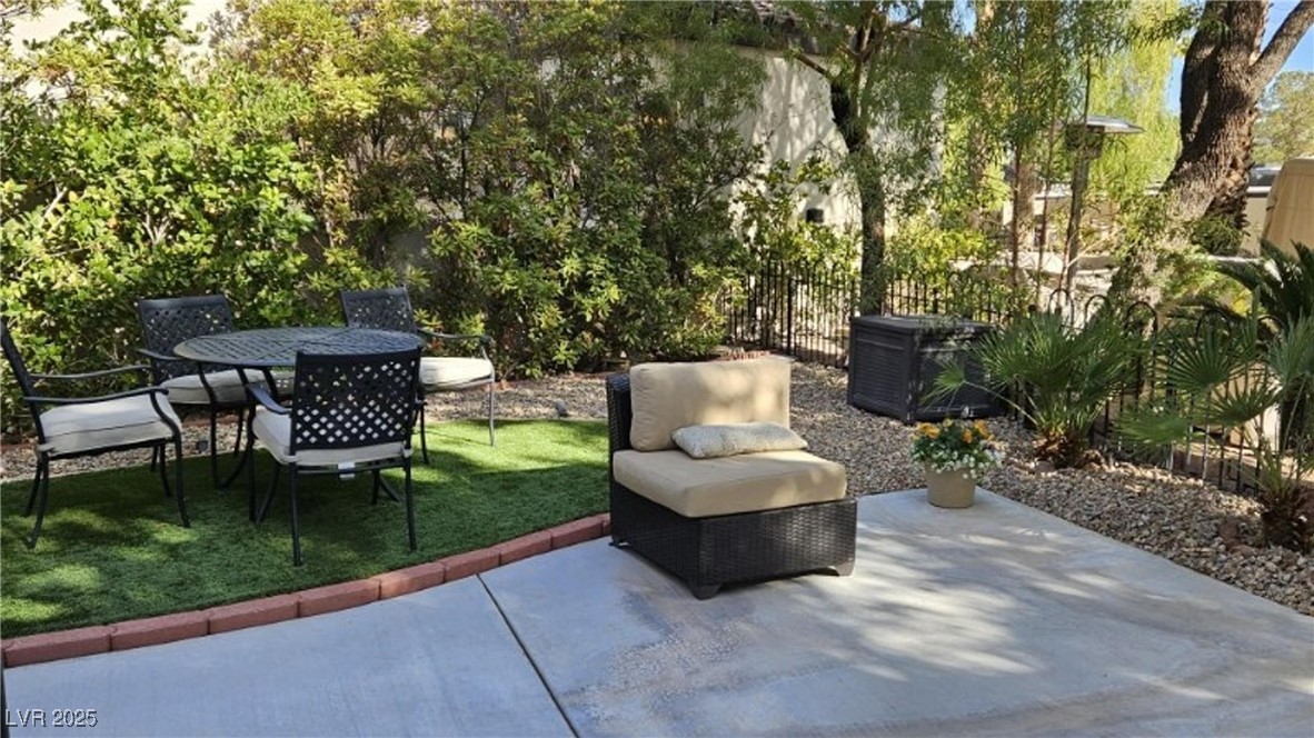 Photo 6 of 23, 8175 Arville Street #116