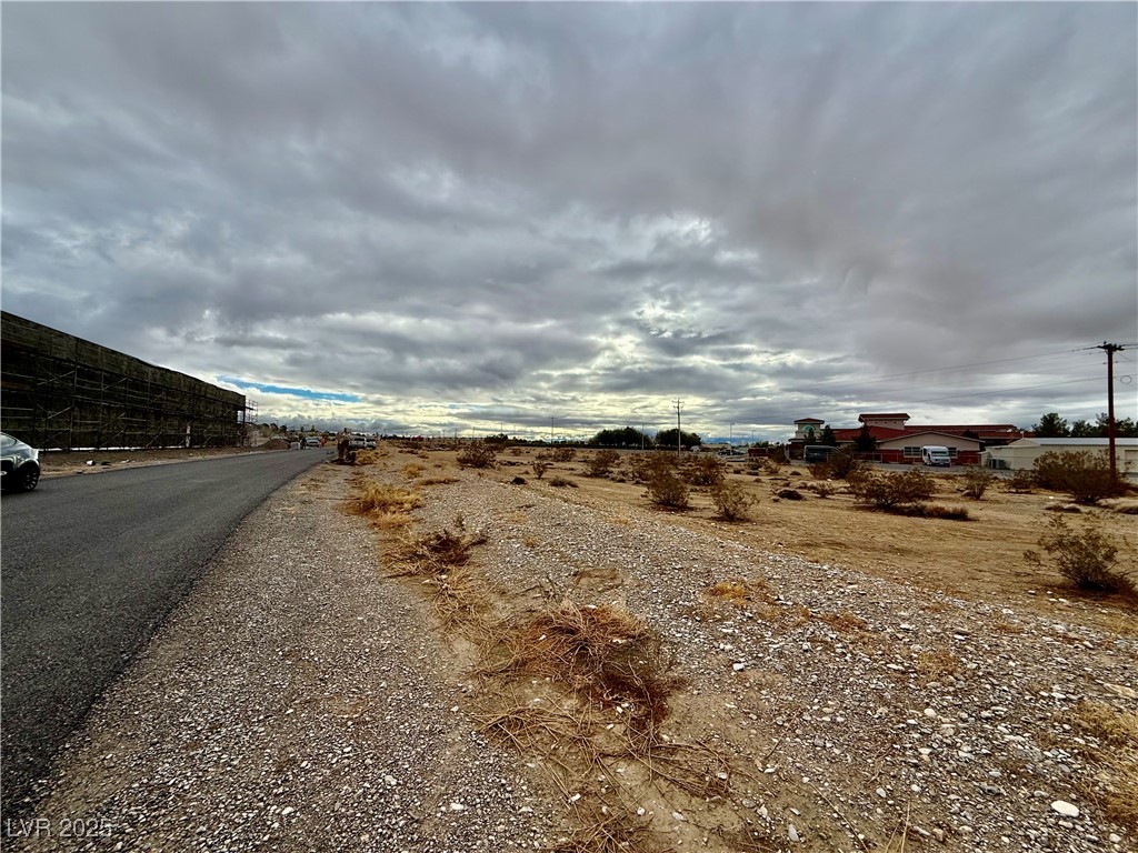 Photo 5 of 590 S Raindance Drive