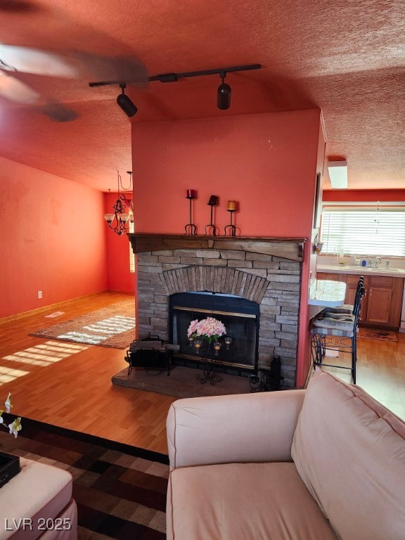 Photo 5 of 955 W Hobson Street