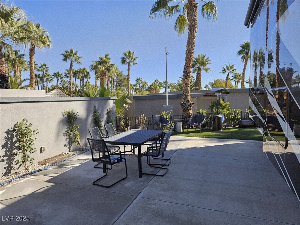 Photo 6 of 23, 8175 Arville Street #384