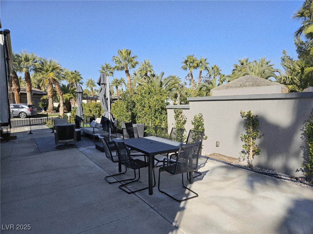 Photo 10 of 23, 8175 Arville Street #384