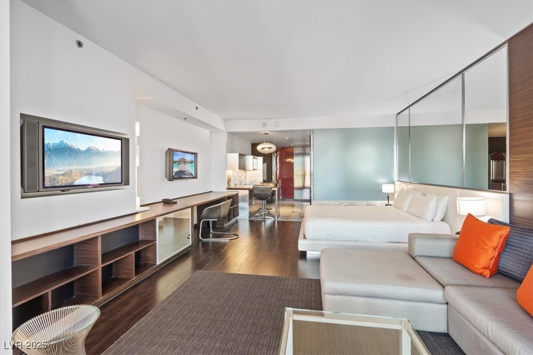 Photo 6 of 29, 4381 W Flamingo Road #5016