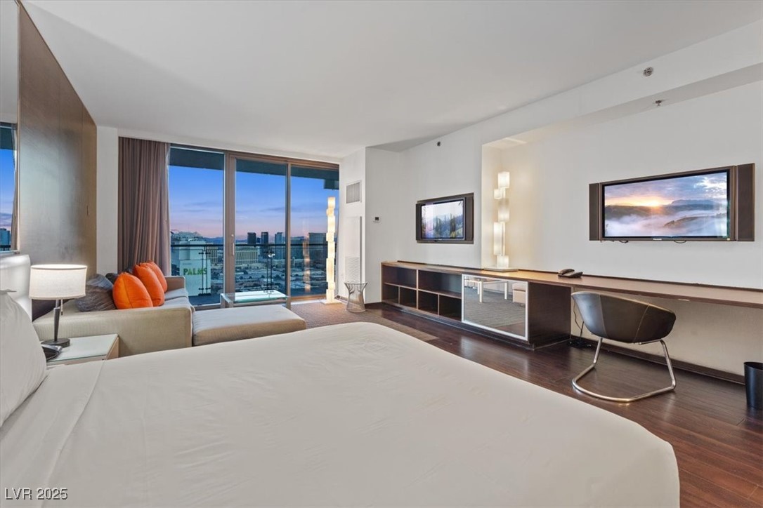 Photo 8 of 29, 4381 W Flamingo Road #5016