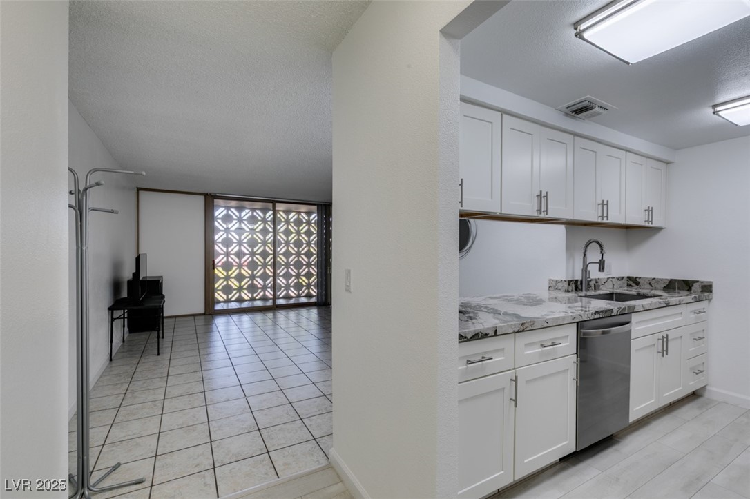 Photo 5 of 205 E Harmon Avenue #112