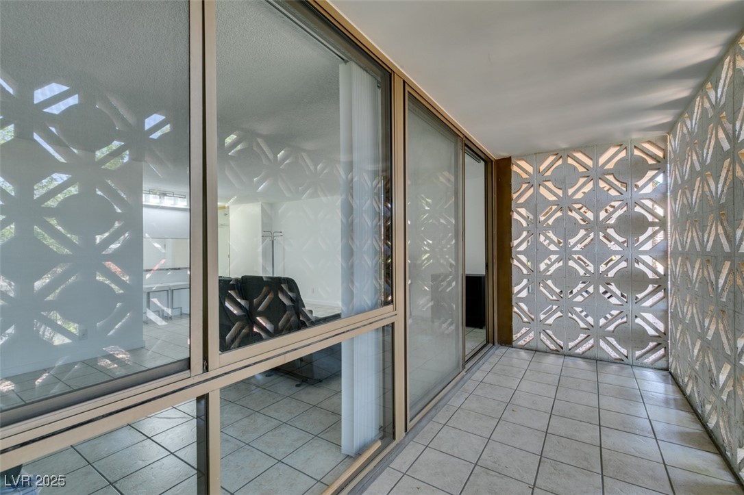 Photo 31 of 36, 205 E Harmon Avenue #112