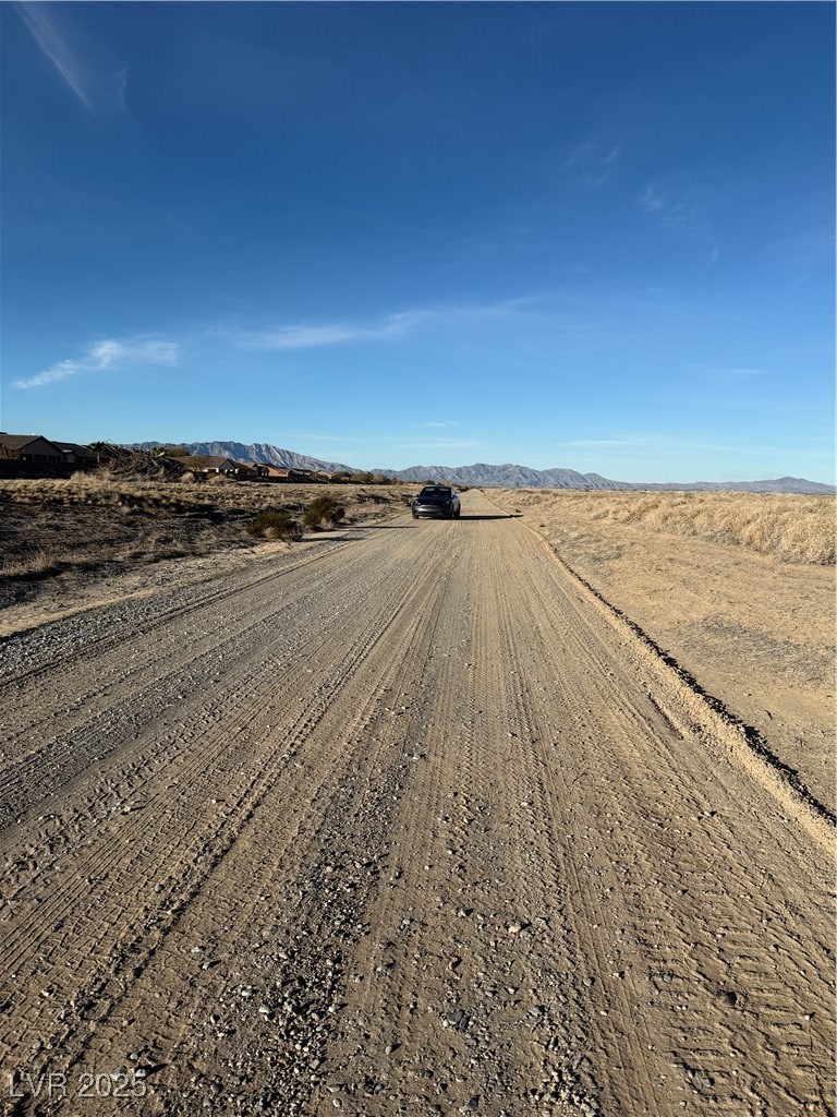 Photo 4 of 5601 E Yucca Springs Road