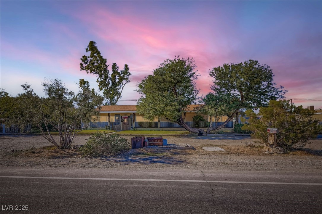 Photo 2 of 1233 Comstock Drive