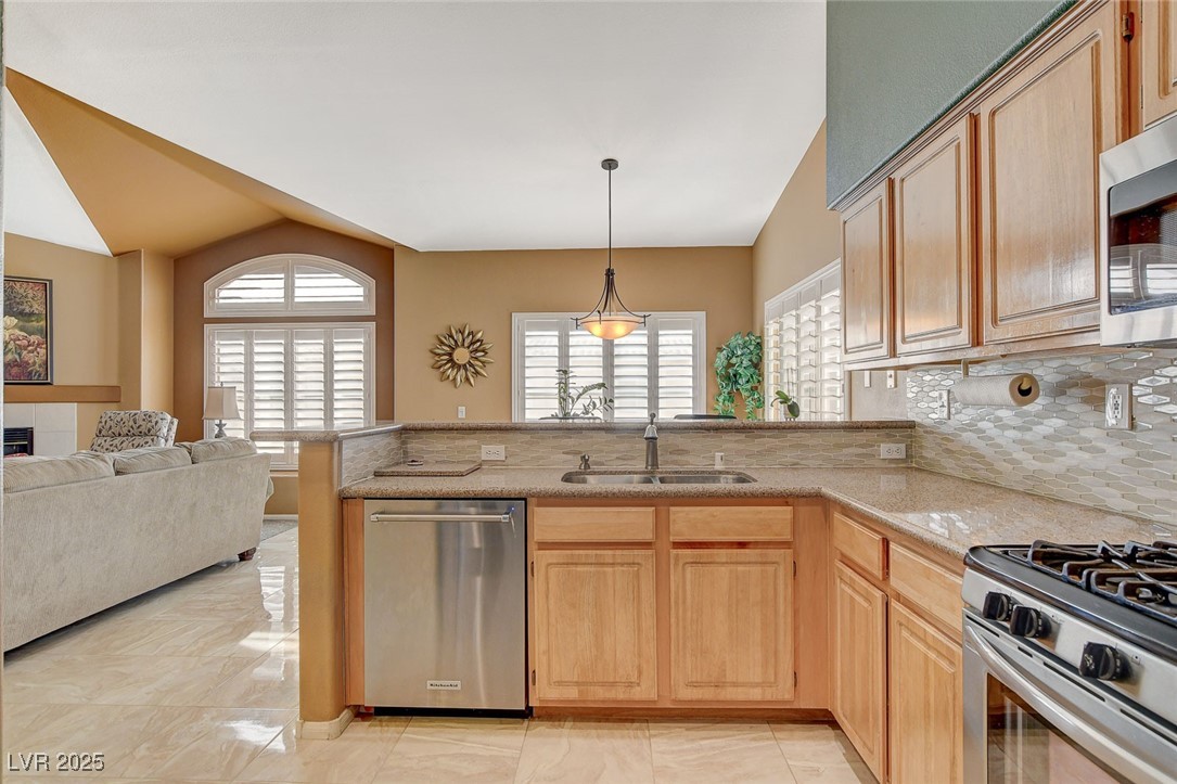 Photo 19 of 37, 4940 Black Bear Road #202