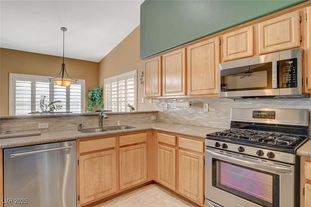Photo 20 of 37, 4940 Black Bear Road #202