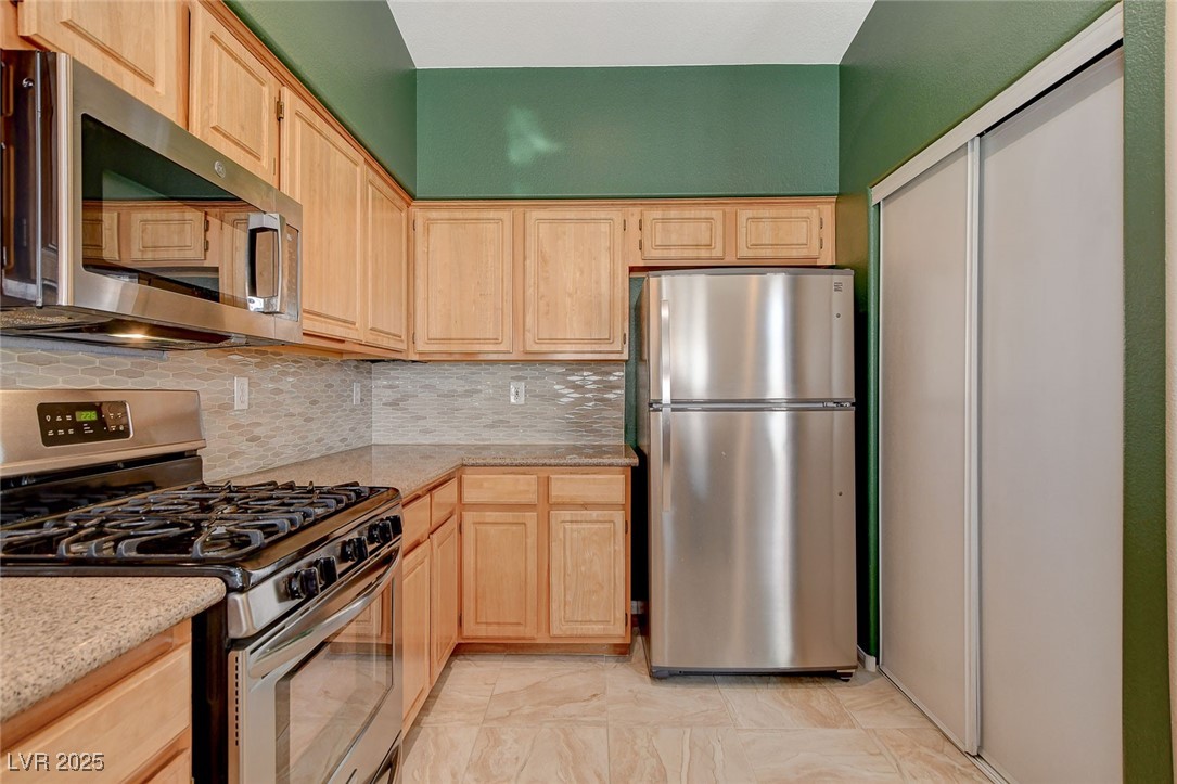 Photo 21 of 37, 4940 Black Bear Road #202